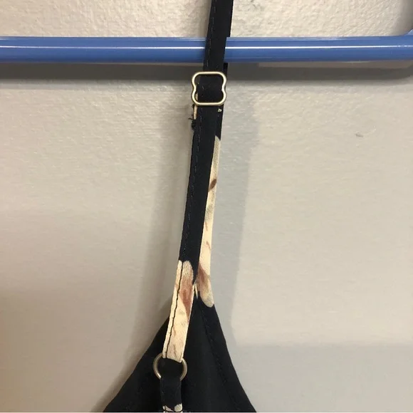 Abercrombie & Fitch Bohemian Floral Babydoll Accordion Pleated Flowy Tank Top - Picture 12 of 16